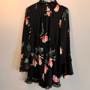 BNWT Lulus Size M Black cocktail romper with floral design